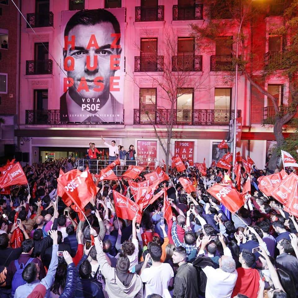 Выборы президента испании. Выборы в Испании. Испанские социалисты. Испания PSOE митинг. Испанские коммунисты.